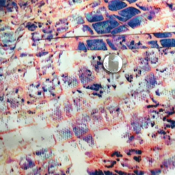 EUC Calvin Klein Multicolored Snake Print Shorts 4 - Picture 5 of 8